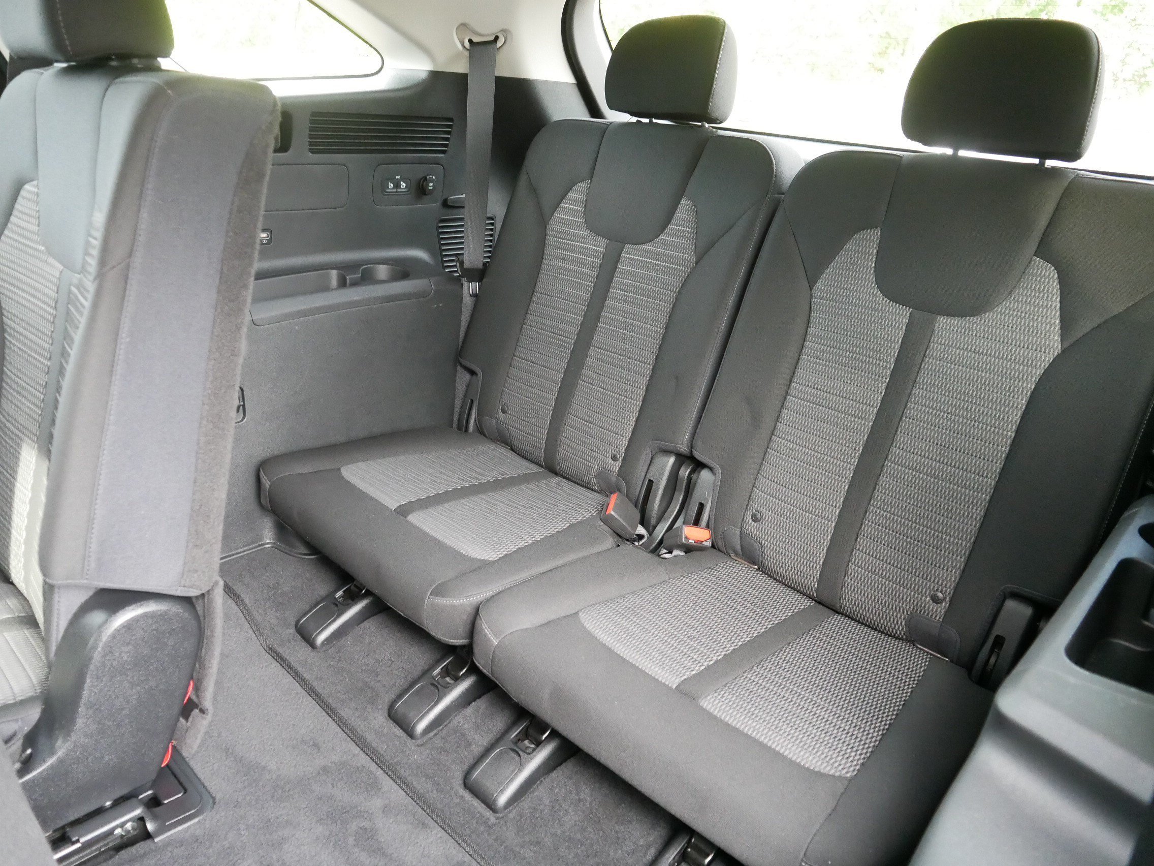 Certified 2023 Kia Sorento LX AWD/4WD image 35