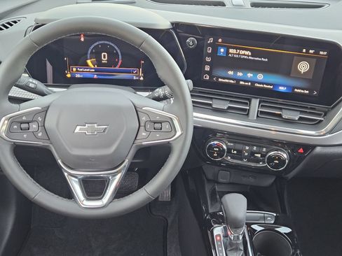 New 2026 Chevrolet Trax ACTIV w/ Sunroof Package FWD image 27