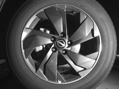 Used 2025 Nissan Rogue SV image 12