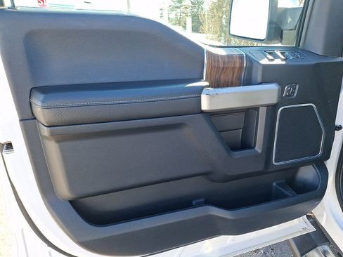 Used 2019 Ford F150 Lariat w/ Equipment Group 502A Luxury image 15