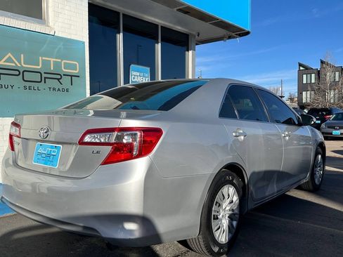 Used 2012 Toyota Camry LE FWD image 2
