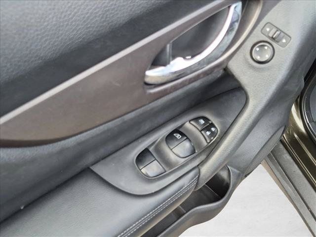 Used 2016 Nissan Rogue S FWD image 12