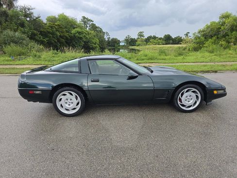 Used 1995 Chevrolet Corvette Coupe image 8