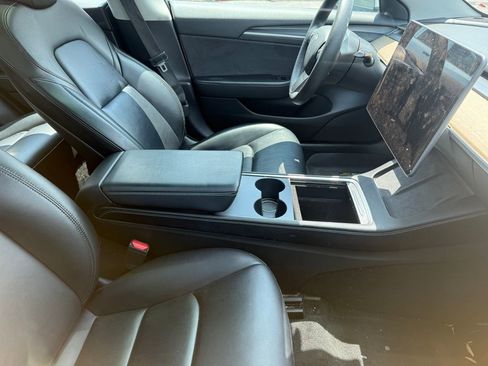 Used 2022 Tesla Model 3 Long Range AWD/4WD image 3