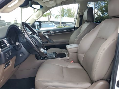 Used 2022 Lexus GX 460 Premium w/ Accessory Package image 13