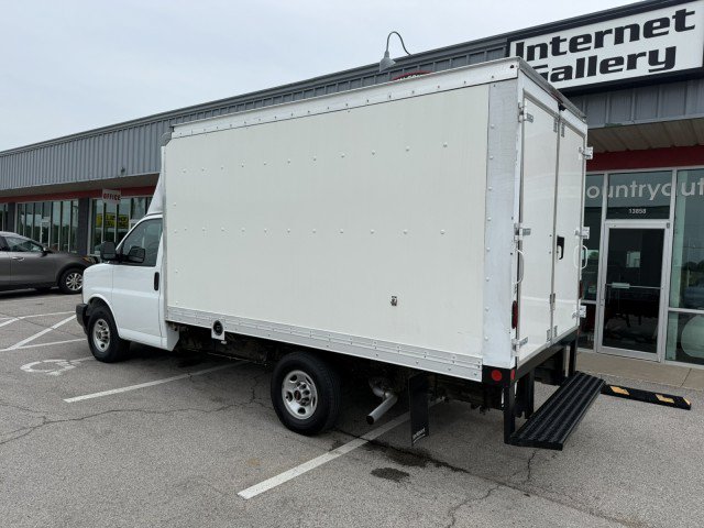 Used 2023 GMC Savana 3500 RWD image 5