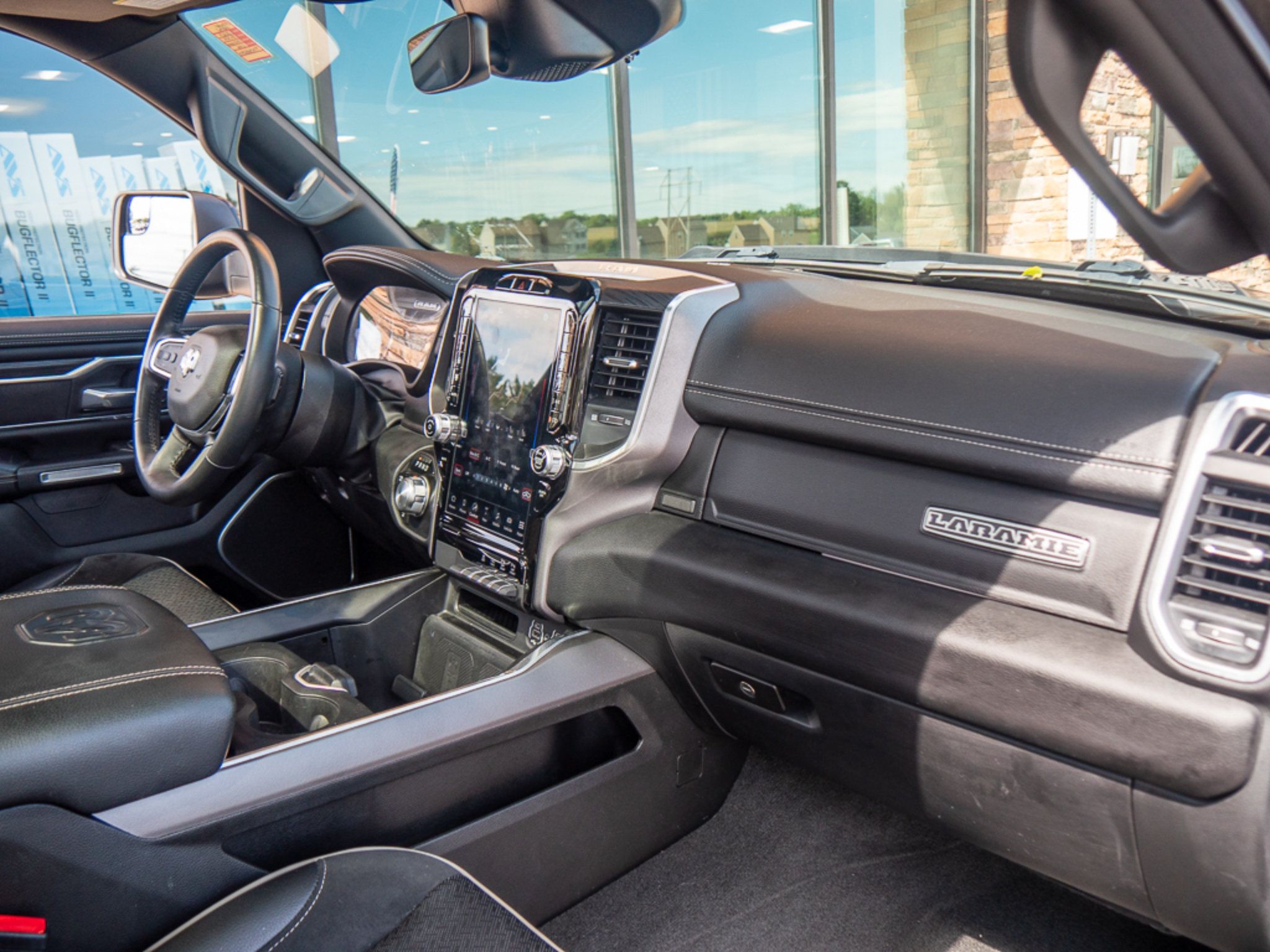Used 2023 RAM 1500 Laramie AWD/4WD image 15