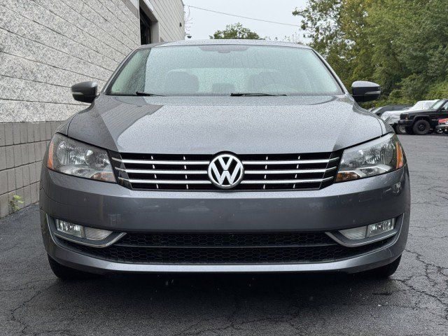 Used 2015 Volkswagen Passat TDI SEL Premium FWD image 11