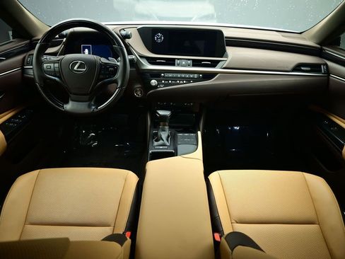 Used 2021 Lexus ES 350 w/ Premium Package image 4