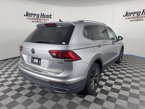 Used 2024 Volkswagen Tiguan SE AWD/4WD image 7