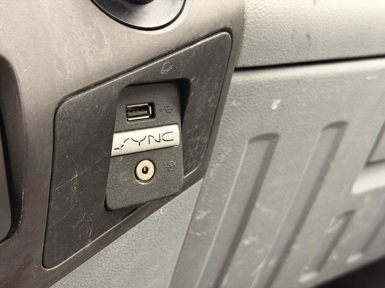 Used 2016 Ford F550 2WD Regular Cab Super Duty image 23