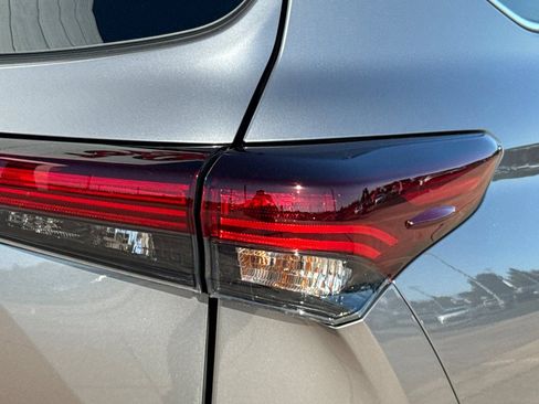 New 2026 Toyota Highlander Limited AWD/4WD image 32
