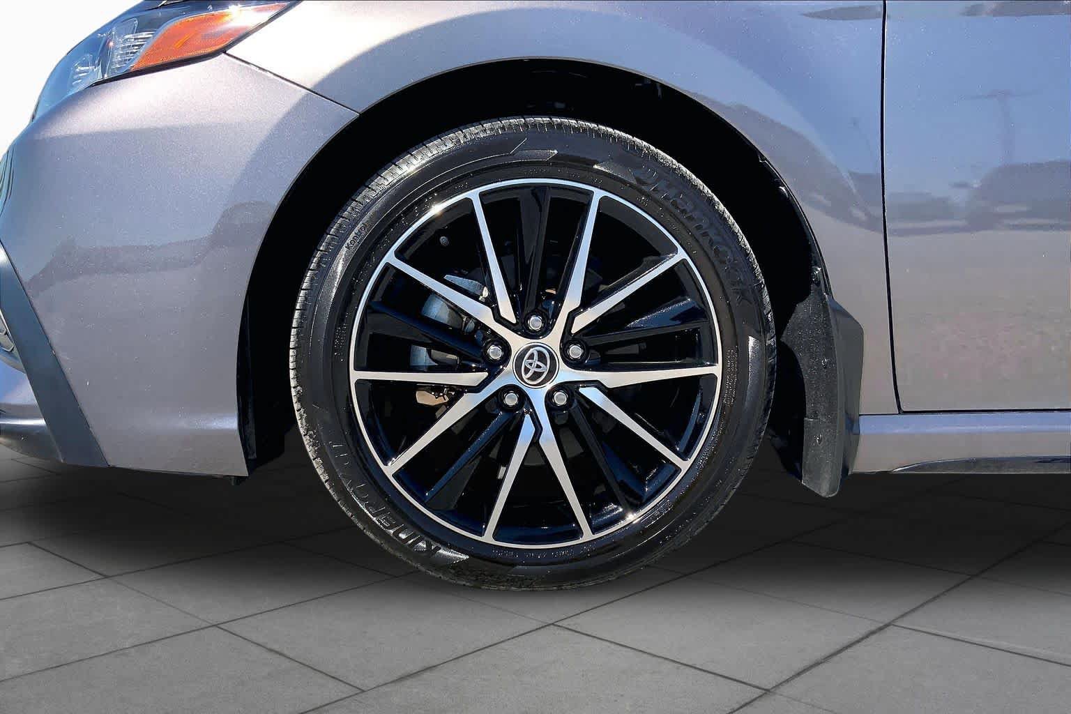 Used 2023 Toyota Camry SE w/ Convenience Package FWD image 11