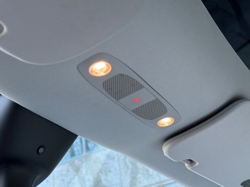 Used 2024 Tesla Model Y 2WD image 23