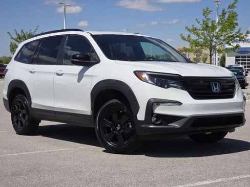 Certified 2022 Honda Pilot TrailSport image 2