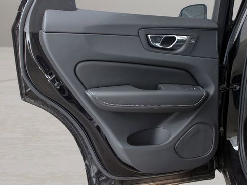 Certified 2025 Volvo XC60 B5 Ultra AWD/4WD image 35