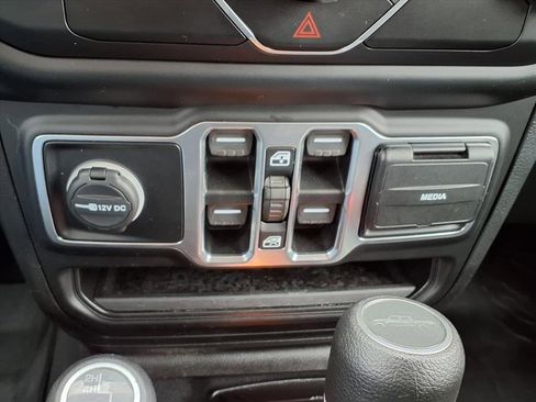 Used 2020 Jeep Gladiator Sport w/ Quick Order Package 24S image 13