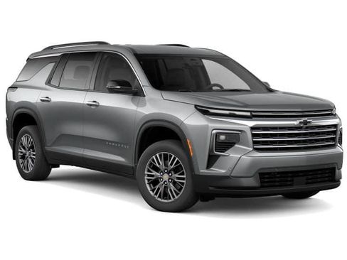 Used 2025 Chevrolet Traverse LT w/ Enhanced Driving Package FWD image 6