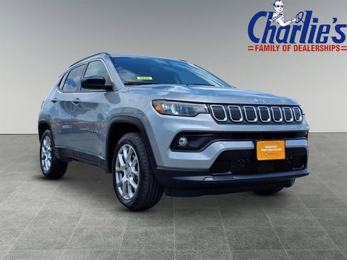 Used 2022 Jeep Compass Latitude image 6