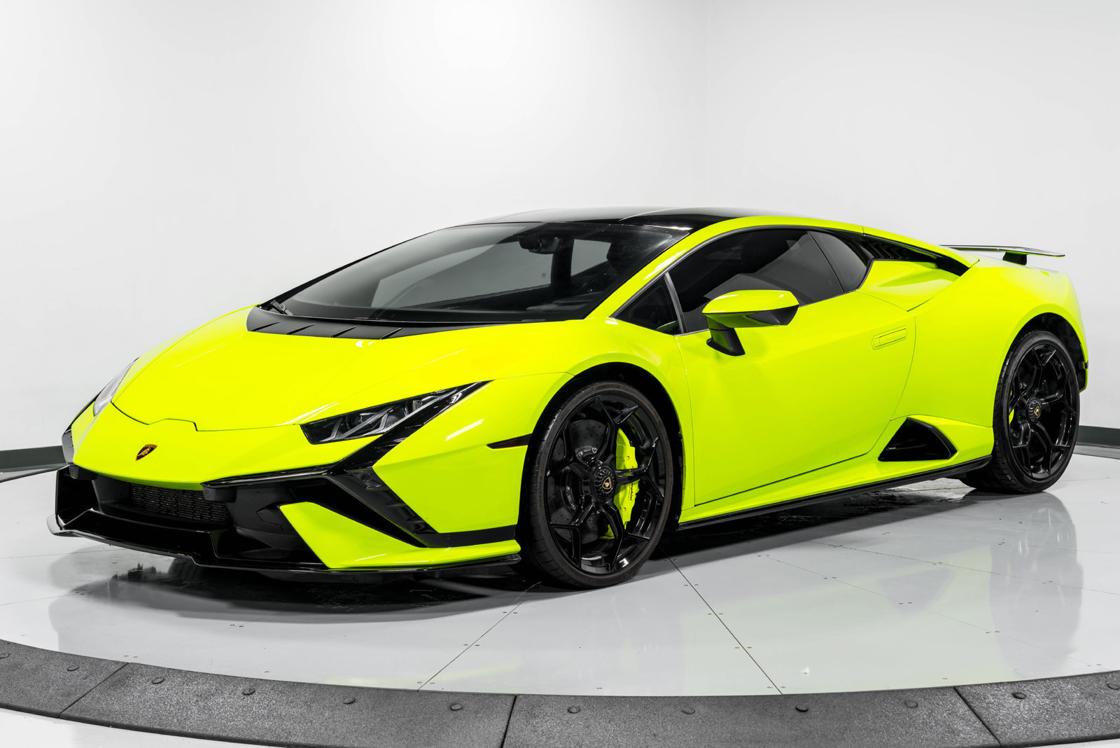 Used 2023 Lamborghini Huracan Tecnica RWD image 7