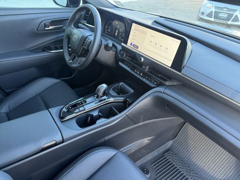 Used 2026 Toyota Crown XLE image 19