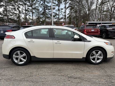 Used 2012 Chevrolet Volt Premium w/ Premium Trim Package image 6