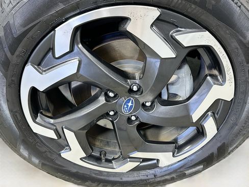 Used 2023 Subaru Crosstrek 2.5i Limited AWD/4WD image 32