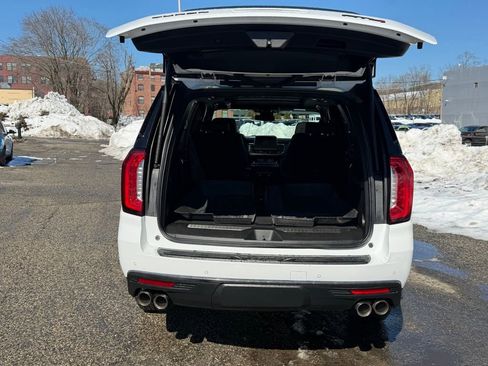 Used 2024 GMC Yukon AT4 w/ AT4 Premium Package image 6