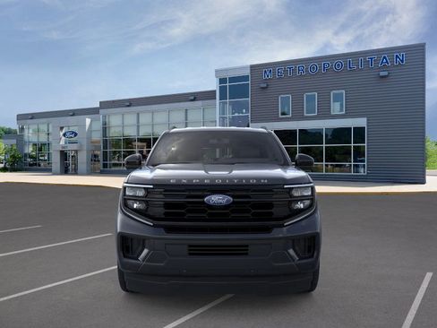 New 2025 Ford Expedition Active image 6