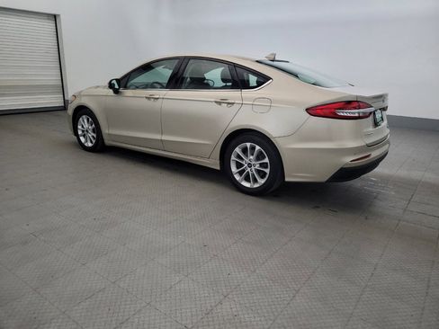 Used 2019 Ford Fusion SE FWD image 3