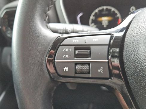 Used 2025 Honda Pilot Touring image 24