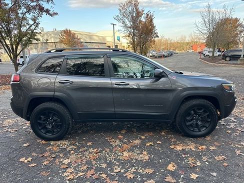 Used 2019 Jeep Cherokee Trailhawk w/ Cold Weather Group image 6