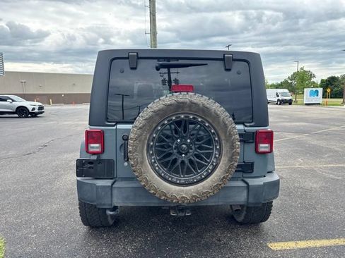 Used 2015 Jeep Wrangler Unlimited Rubicon w/ Dual Top Group AWD/4WD image 4