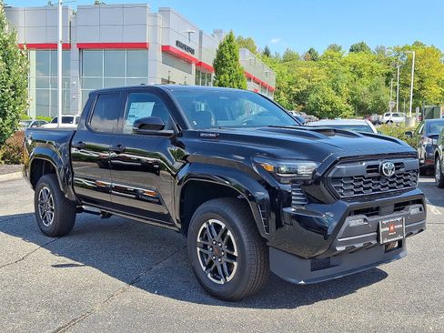 New 2025 Toyota Tacoma TRD Sport image 2