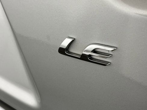 Used 2024 Toyota Corolla LE image 27