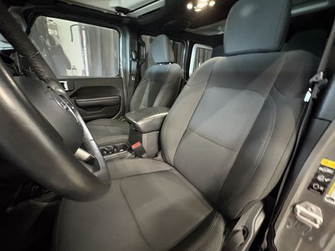 Used 2022 Jeep Wrangler Unlimited Sport AWD/4WD image 8