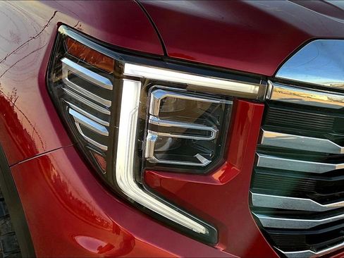 Used 2024 GMC Sierra 1500 SLT w/ SLT Premium Package image 37