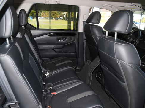 Certified 2025 Honda Pilot EX-L image 19