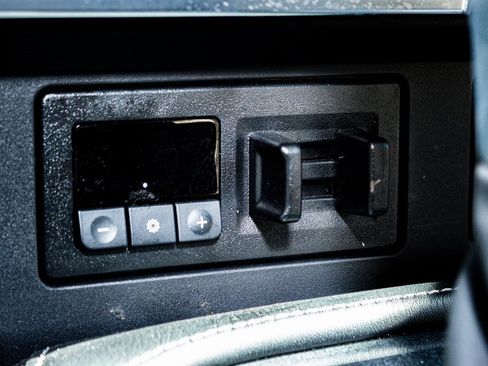 Used 2024 Nissan Armada SV image 19