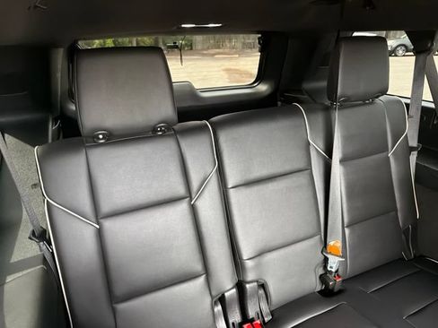 Used 2024 Cadillac Escalade ESV Premium Luxury w/ Performance Package AWD/4WD image 50