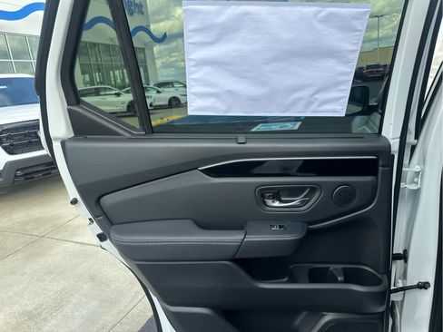 New 2025 Honda Pilot Touring image 45