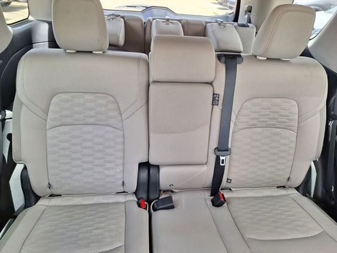 Used 2024 Nissan Pathfinder SV FWD image 31