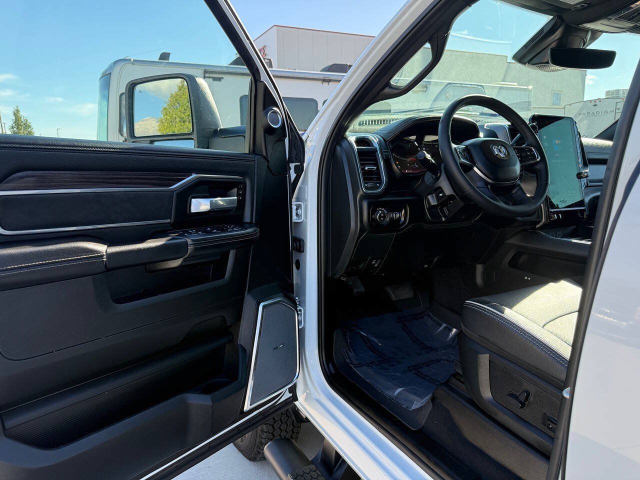 Used 2026 RAM 3500 Laramie w/ Max Tow Package AWD/4WD image 21