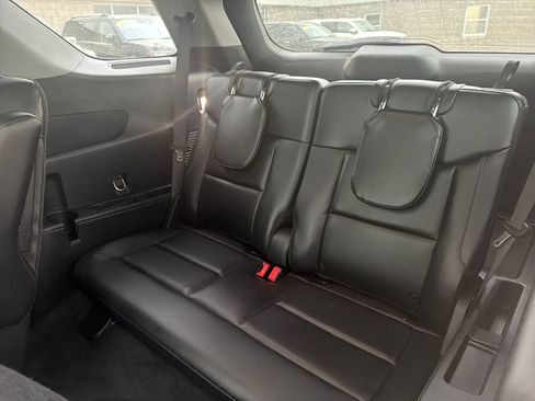 Used 2021 Ford Explorer XLT w/ Equipment Group 202A AWD/4WD image 19