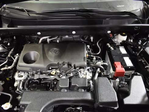 Used 2025 Toyota RAV4 XLE FWD image 35