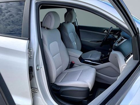 Used 2017 Hyundai Tucson Sport w/ Cargo Package image 8
