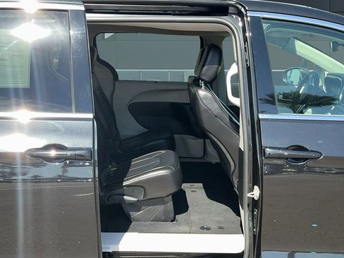 Used 2023 Nissan Frontier SV w/ Tow Package image 30