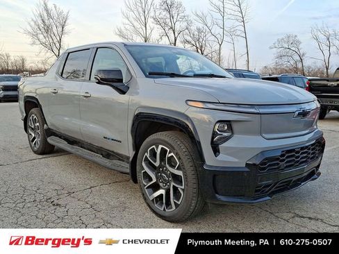 New 2025 Chevrolet Silverado EV RST AWD/4WD image 2
