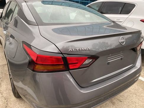 Used 2023 Nissan Altima 2.5 SV image 13