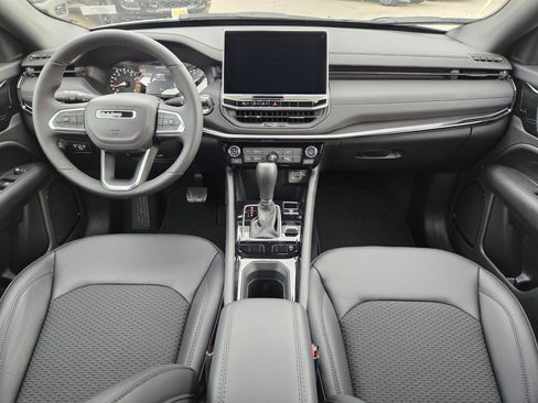 New 2026 Jeep Compass Latitude image 15